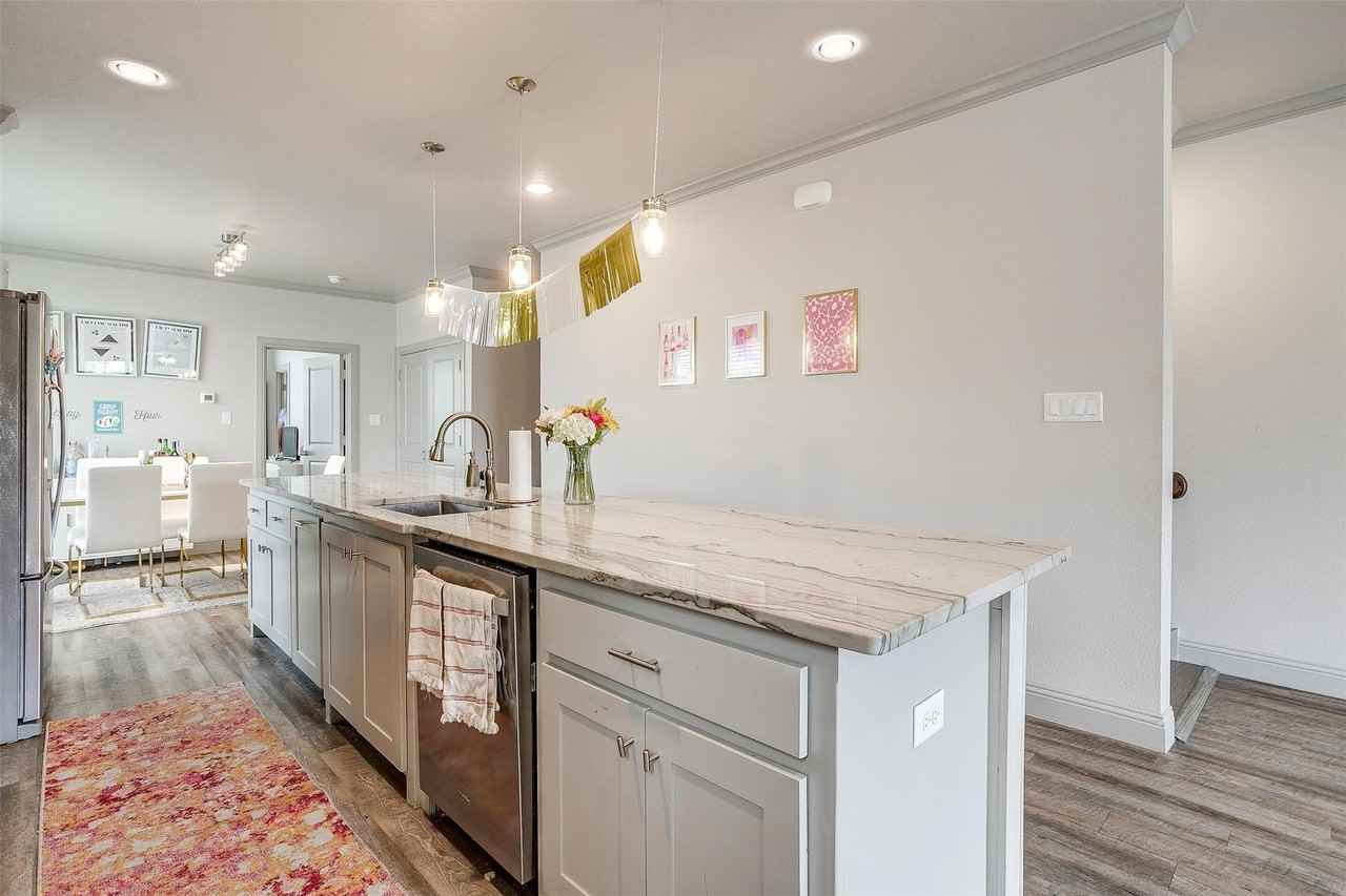 2537 Mccart Ave #2537 - Photo 7 of 30