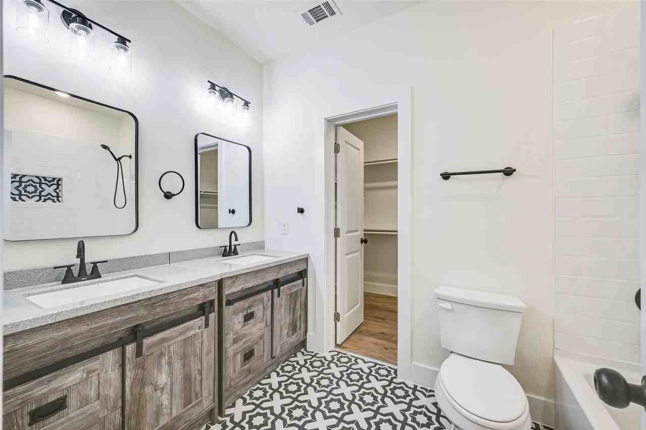 4418 Myrtle St - Photo 7 of 9