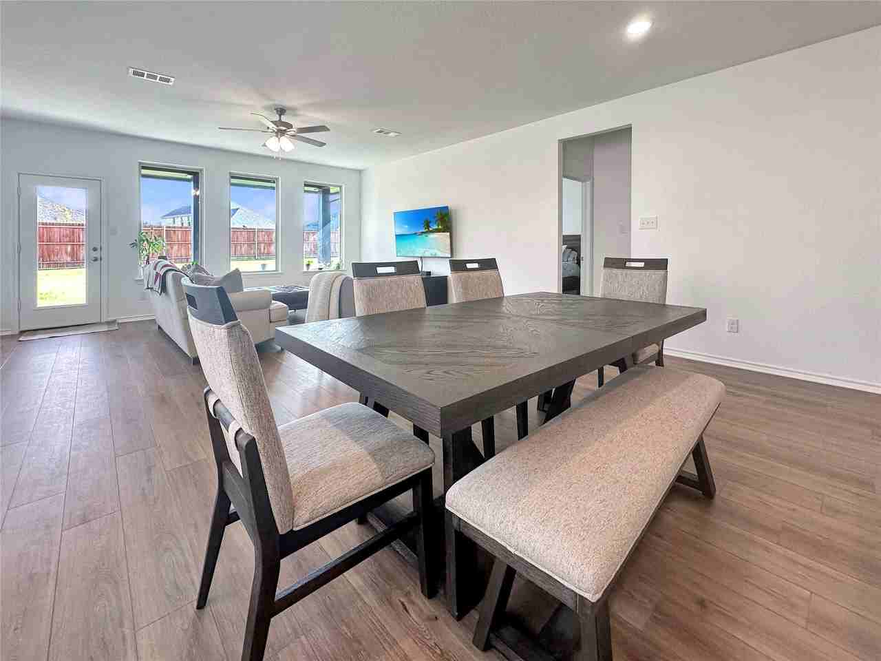 2117 Proteus Dr - Photo 5 of 20
