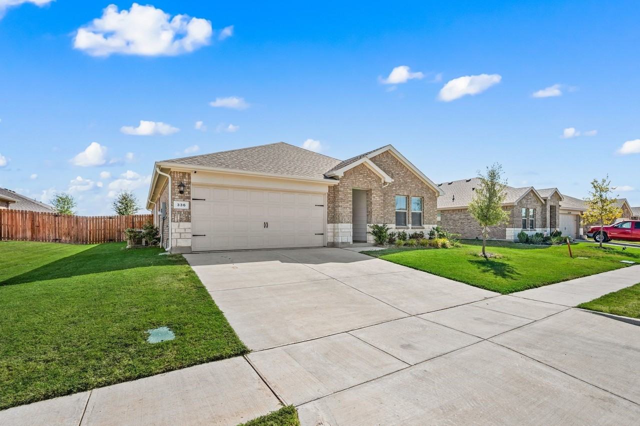 336 Wildrose Cir - Photo 3 of 30