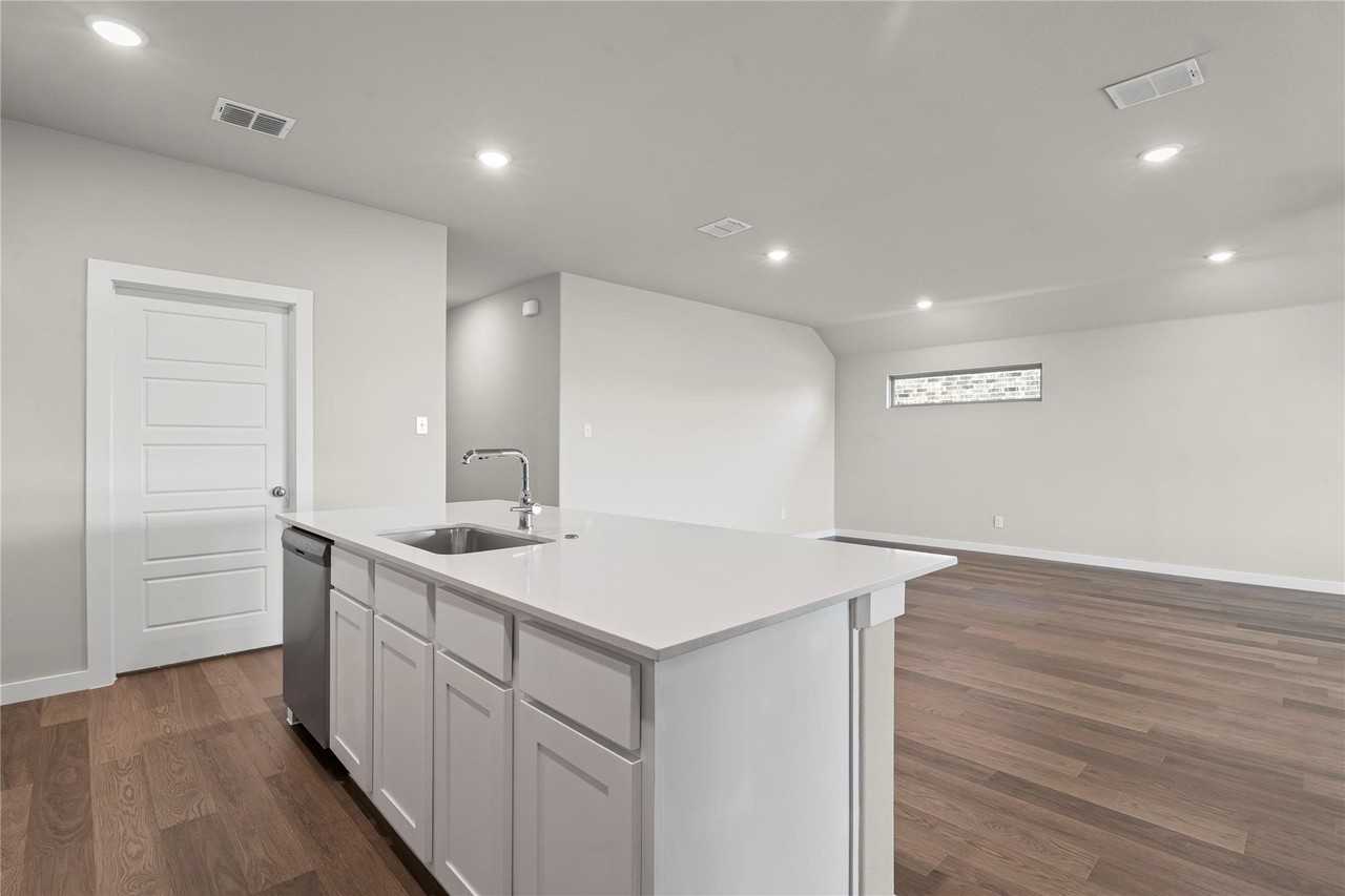 507 Avocet Rd - Photo 7 of 31