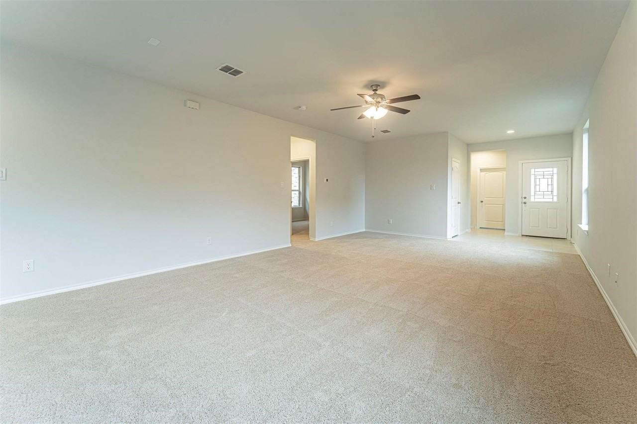 3305 Shortgrass Ln - Photo 3 of 25