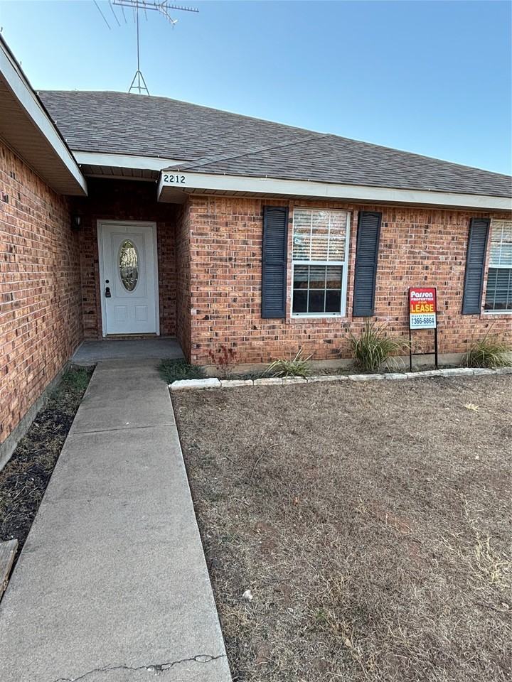 2212 Snake River Dr - Photo 2 of 25