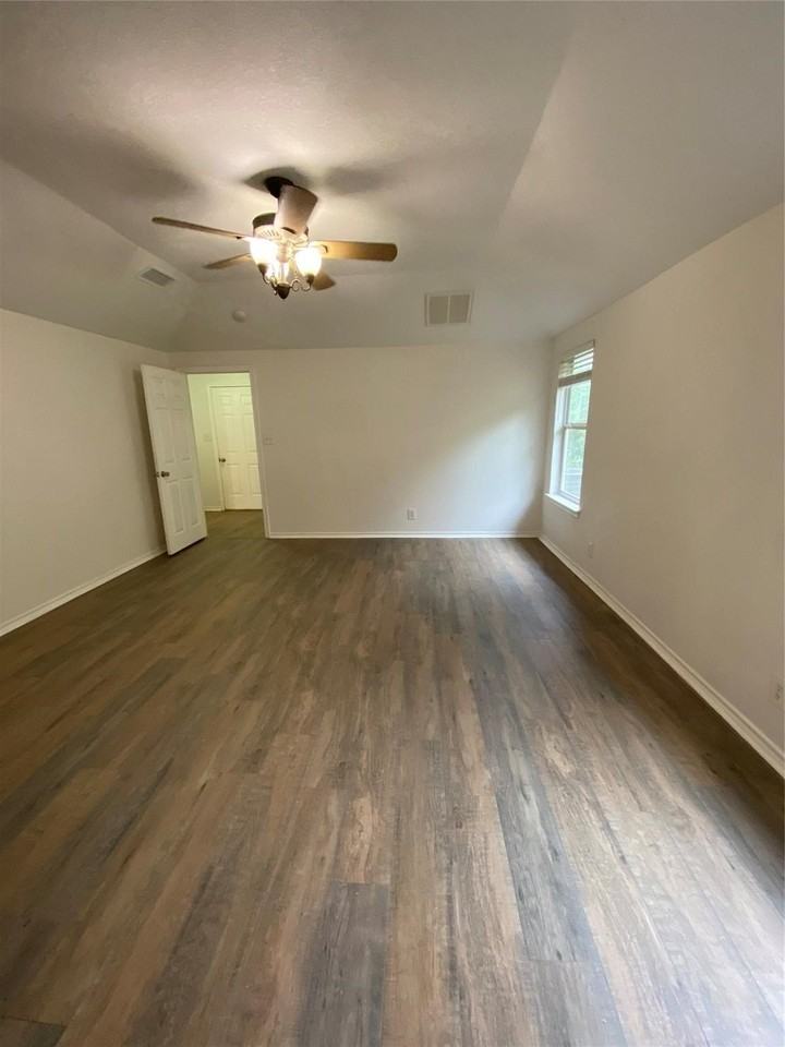 2212 Snake River Dr - Photo 4 of 25
