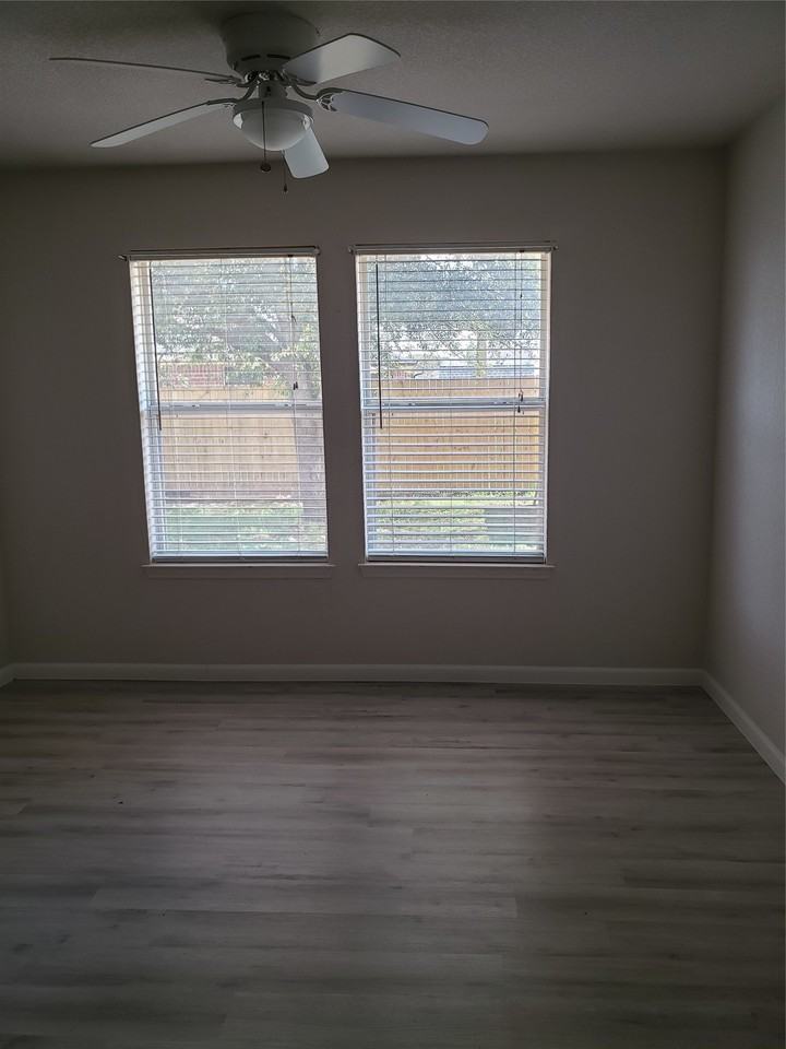 505 Thistle Meade Cir - Photo 7 of 39