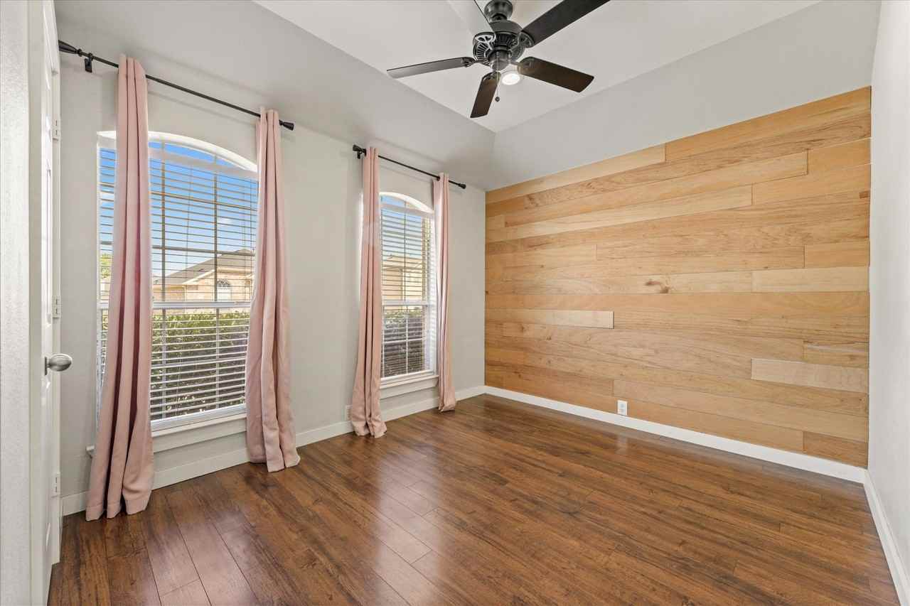 1008 Rosita St - Photo 7 of 30