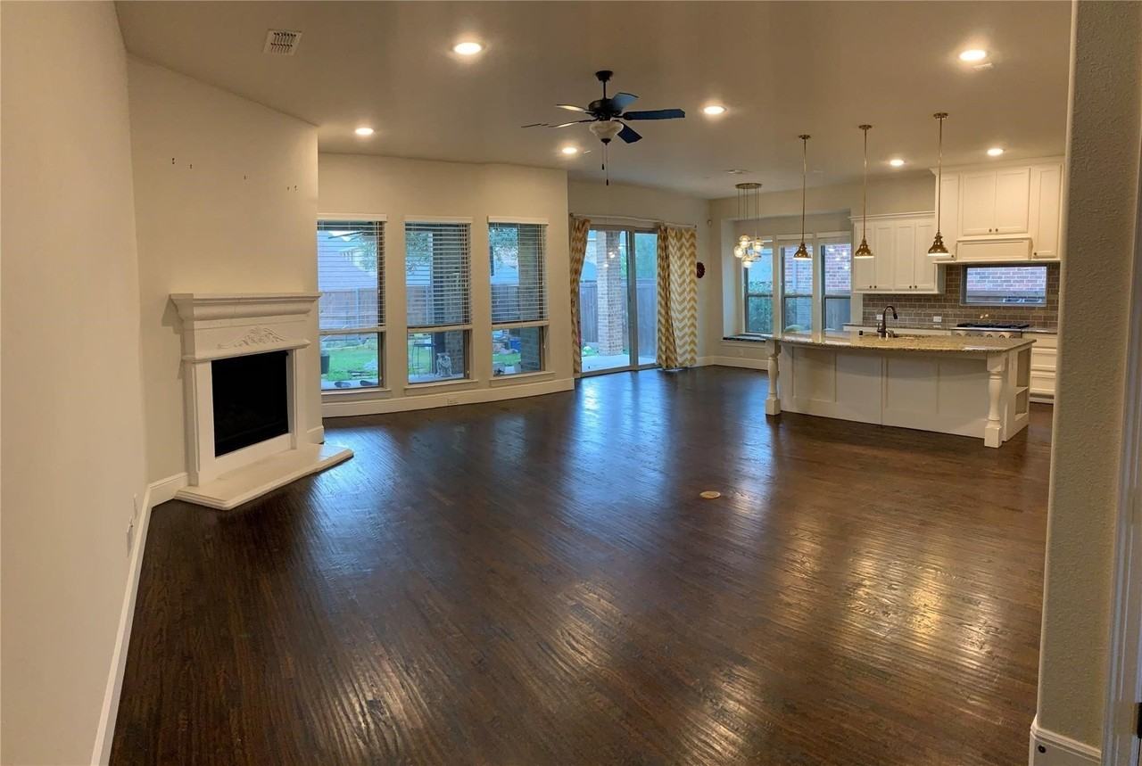 2617 Virginia Pkwy - Photo 2 of 10