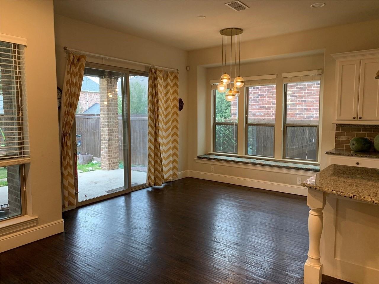 2617 Virginia Pkwy - Photo 3 of 10