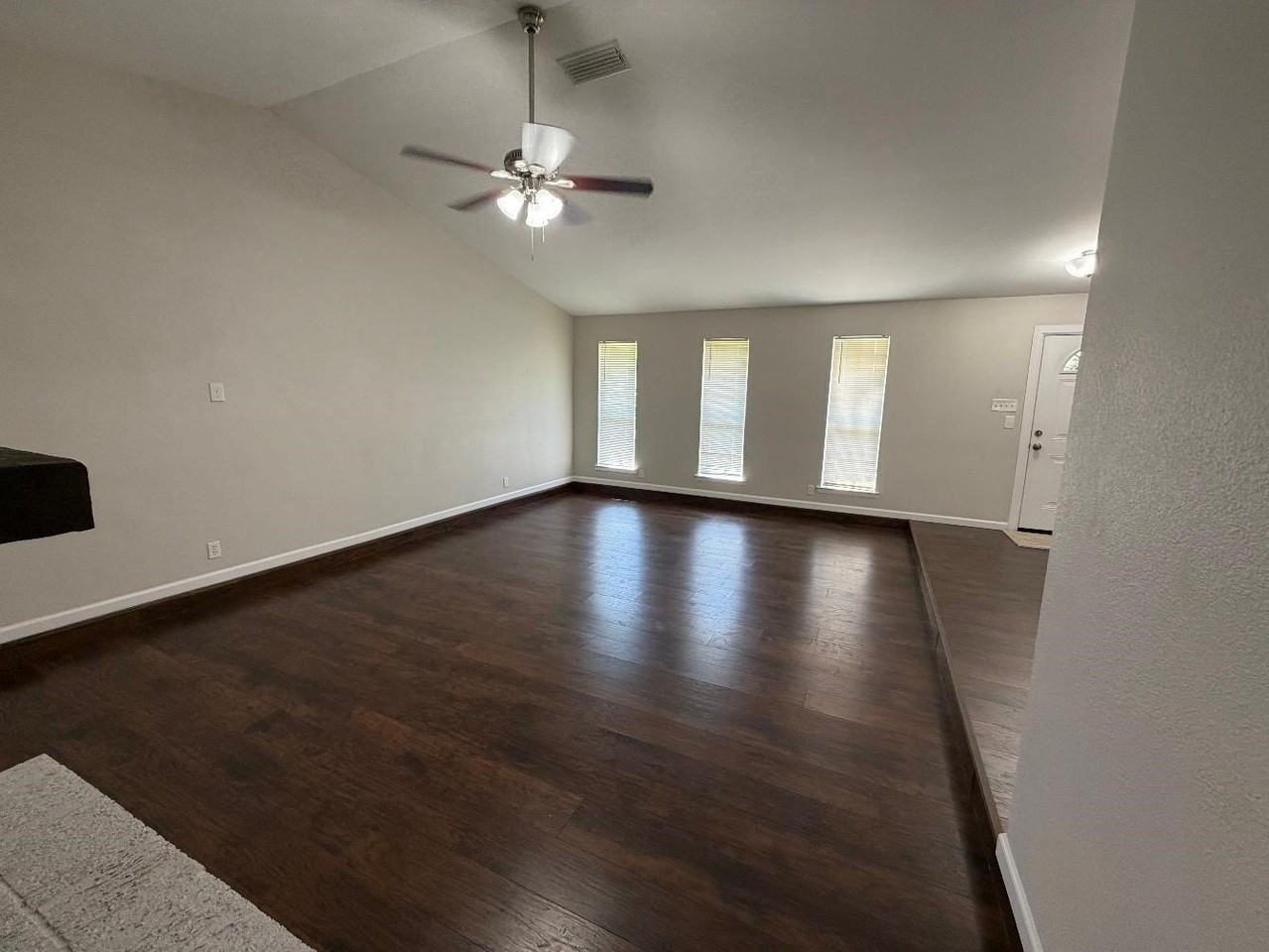 3109 Manchester Dr - Photo 6 of 17