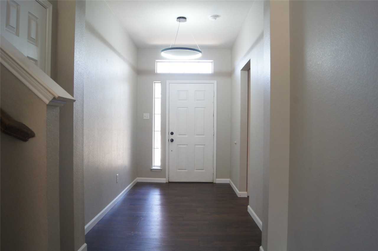 313 Smyth St - Photo 2 of 24