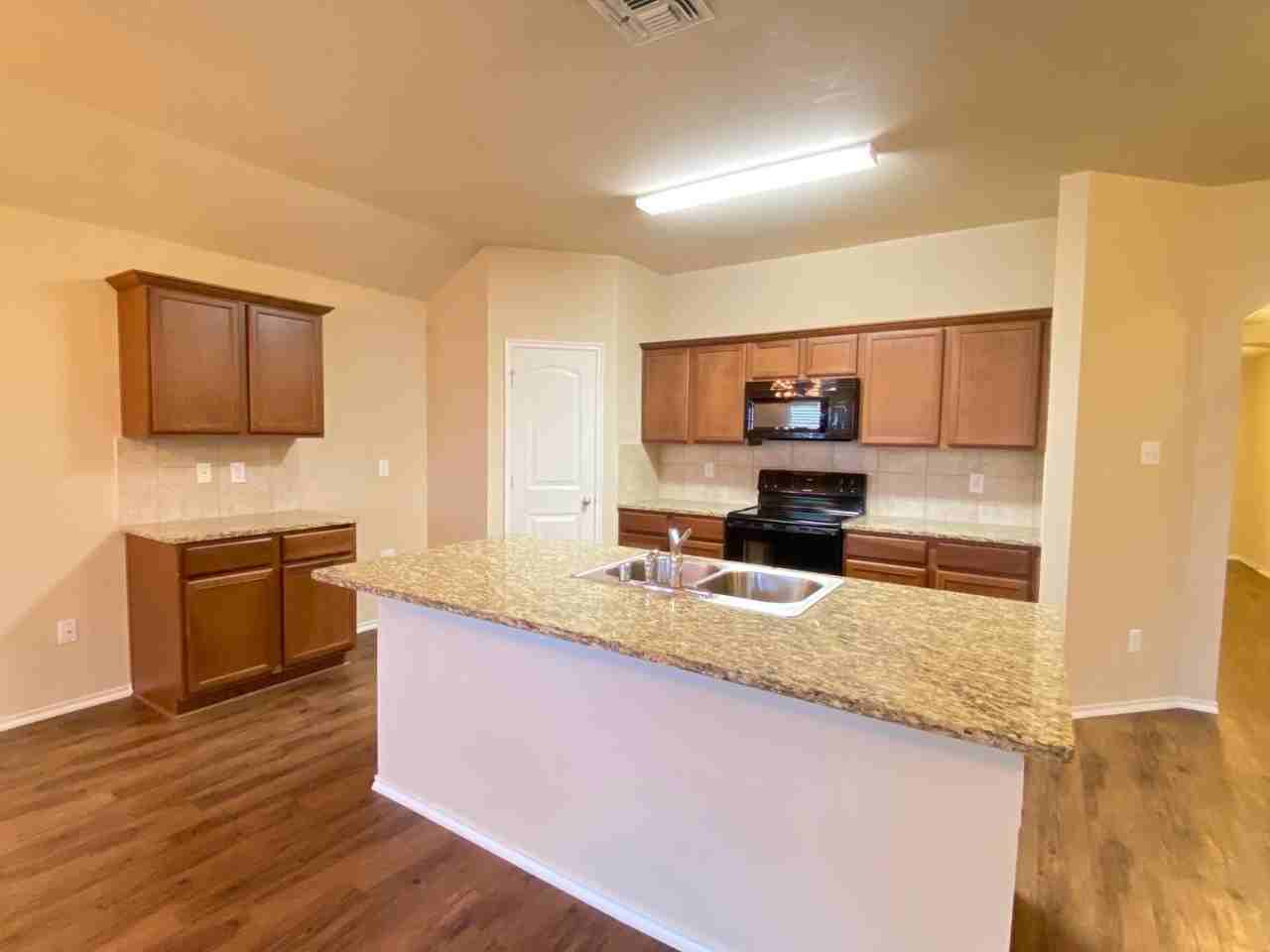 2105 Meadow Park Dr - Photo 6 of 20