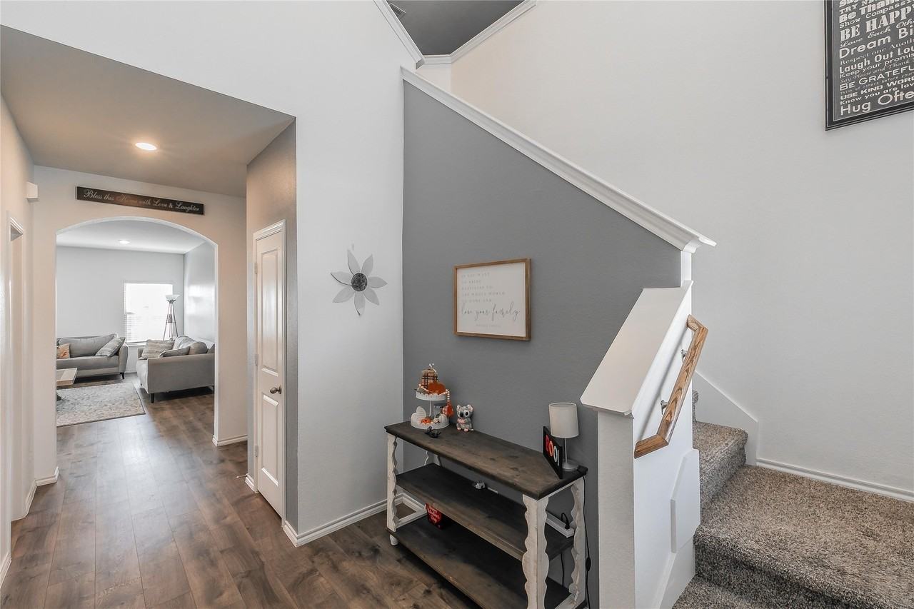 2405 Lupton St - Photo 6 of 23
