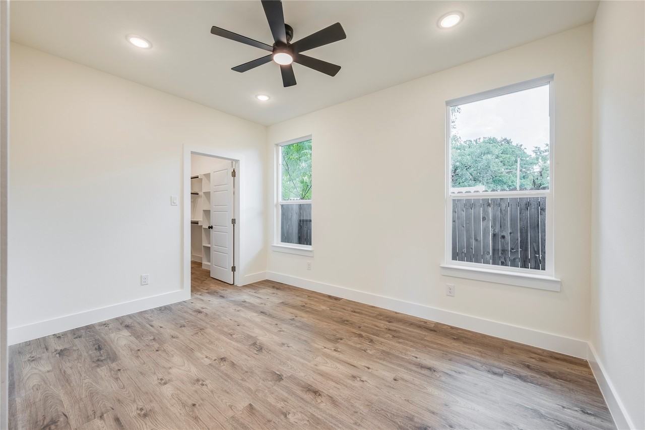 1710 Driskell St - Photo 4 of 10