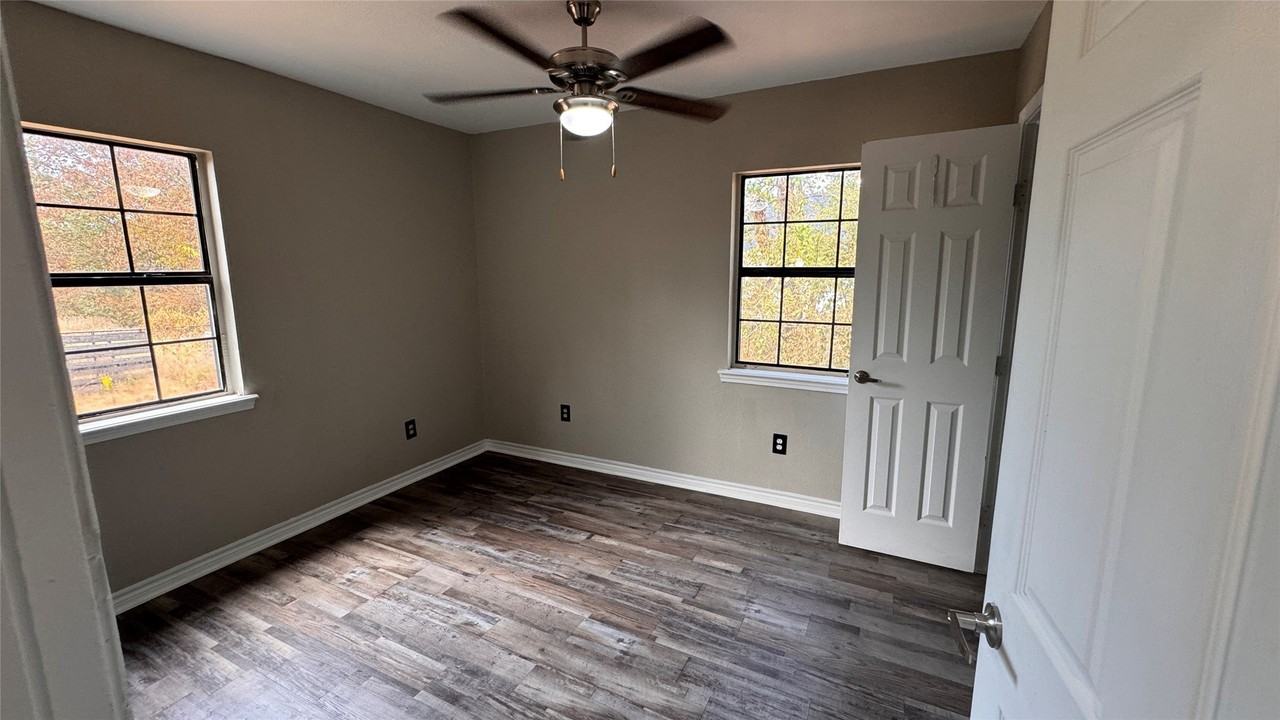 1229 Seminole Dr - Photo 4 of 9