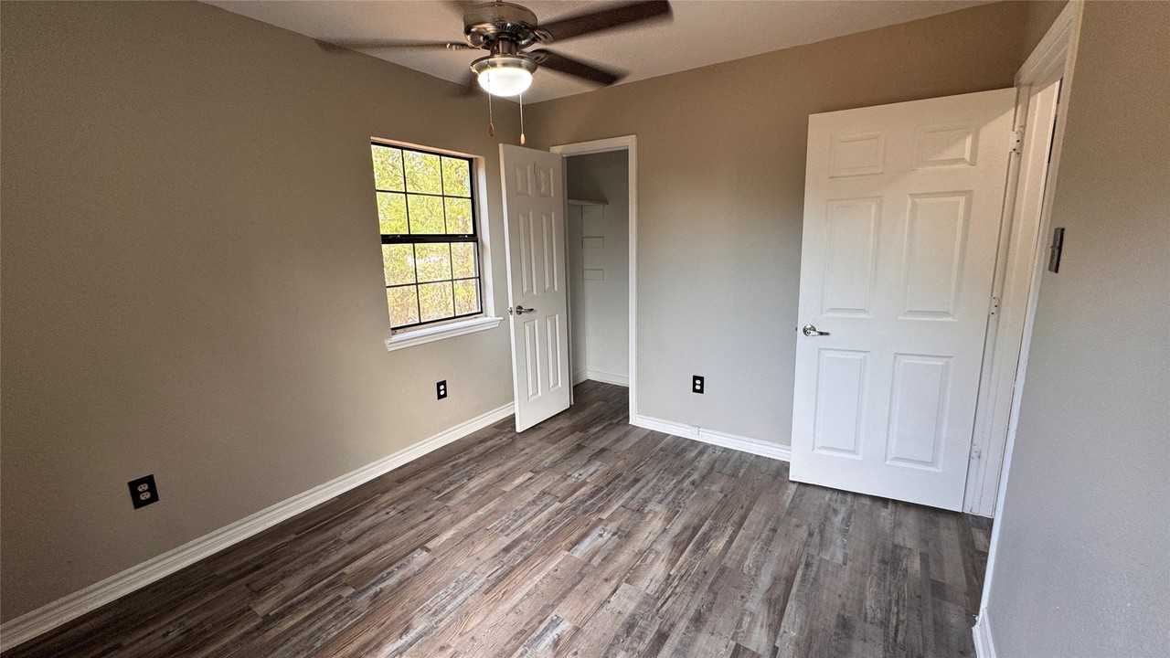 1229 Seminole Dr - Photo 5 of 9