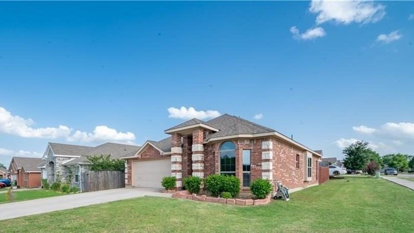 3024 Ortiz Dr - Photo 3 of 17