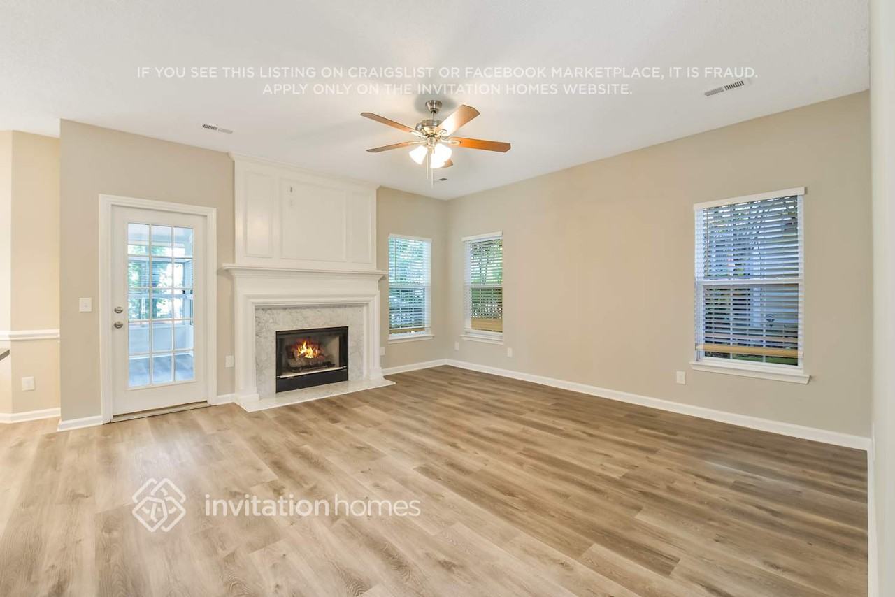 6607 Reedy Creek Rd - Photo 6 of 32