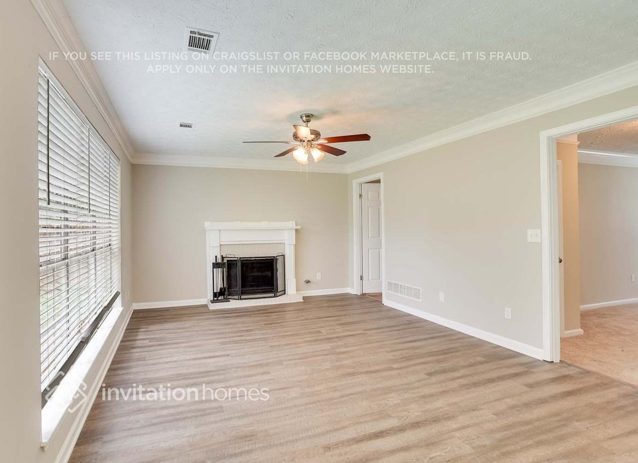 6574 Eastbriar Dr - Photo 4 of 25