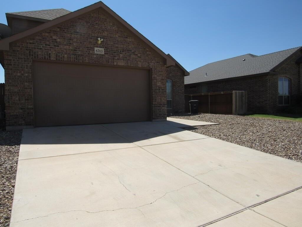 6703 Victory Pkwy - Photo 2 of 37