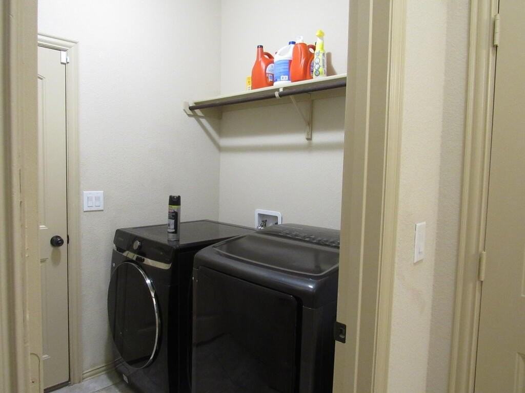 6703 Victory Pkwy - Photo 5 of 37