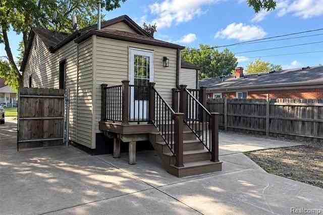 5712 Drexel St - Photo 7 of 32