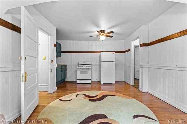2405 Field St 3rd Fl - Photo 5 of 14