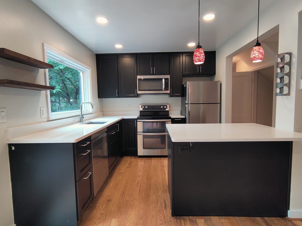 2416 S Culpeper St #1 - Photo 6 of 24