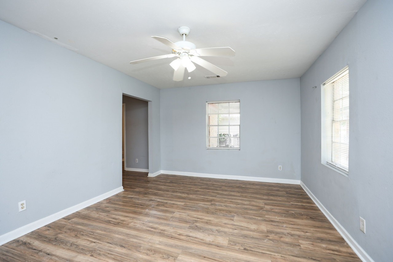 4039 Cornell St - Photo 5 of 32
