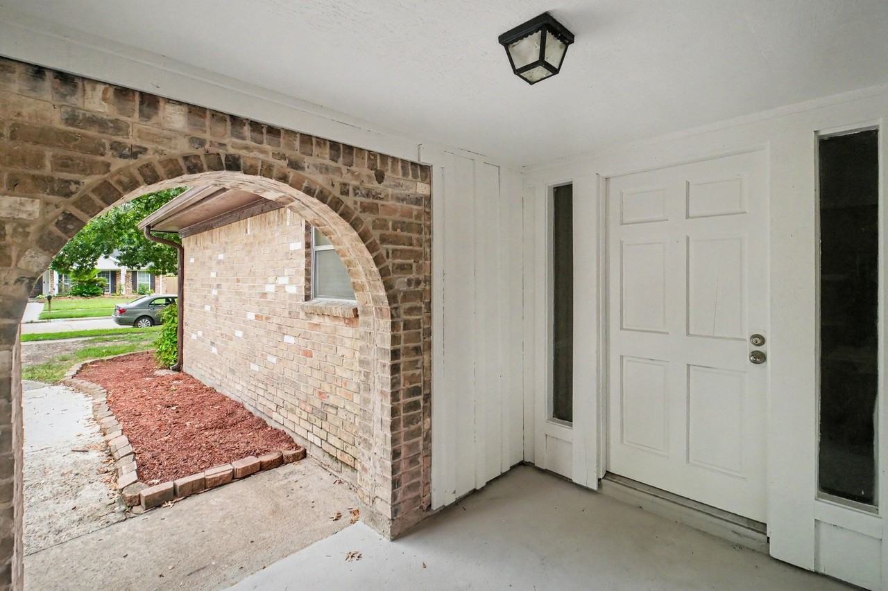 16315 Deer Lick Dr - Photo 2 of 23