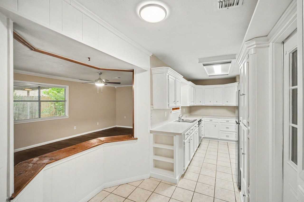 16315 Deer Lick Dr - Photo 6 of 23