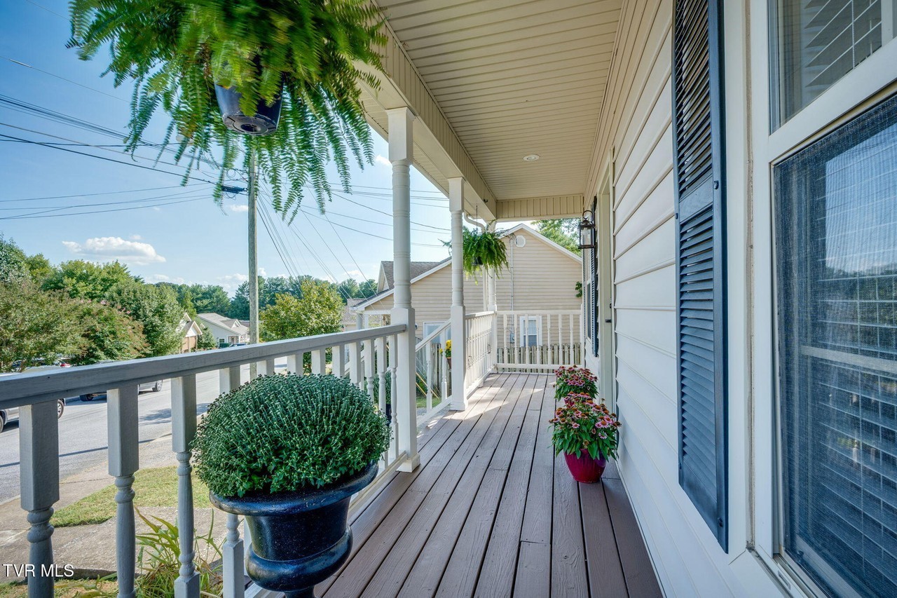 263 Main Street Village Dr - Photo 3 of 25