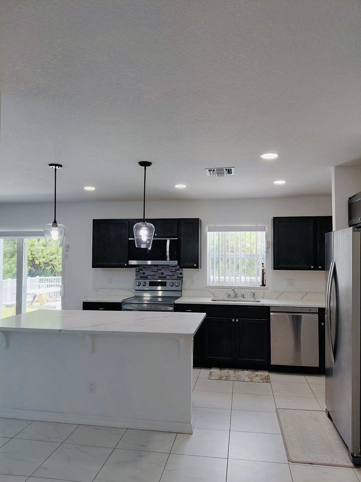 5113 Sunset Blvd #1 - Photo 6 of 15
