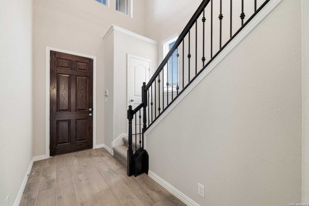 2118 Gabby Cole Ln - Photo 3 of 32