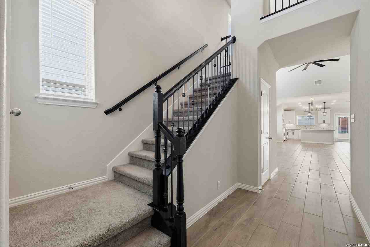 2118 Gabby Cole Ln - Photo 6 of 32
