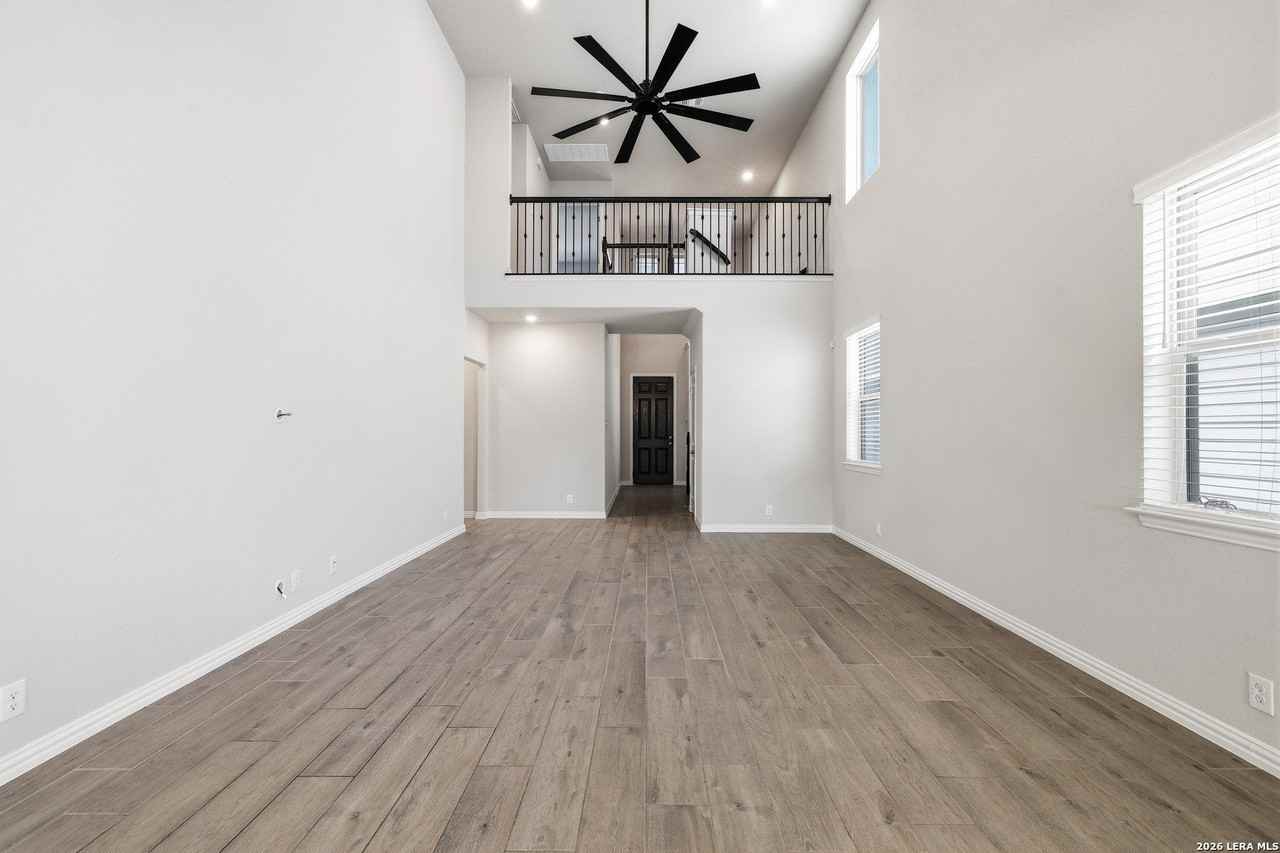 2118 Gabby Cole Ln - Photo 7 of 32