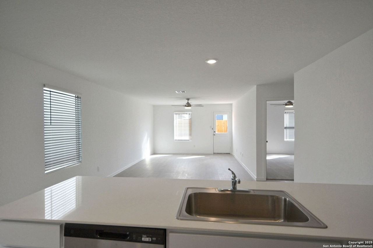 11559 Field Briar - Photo 5 of 28