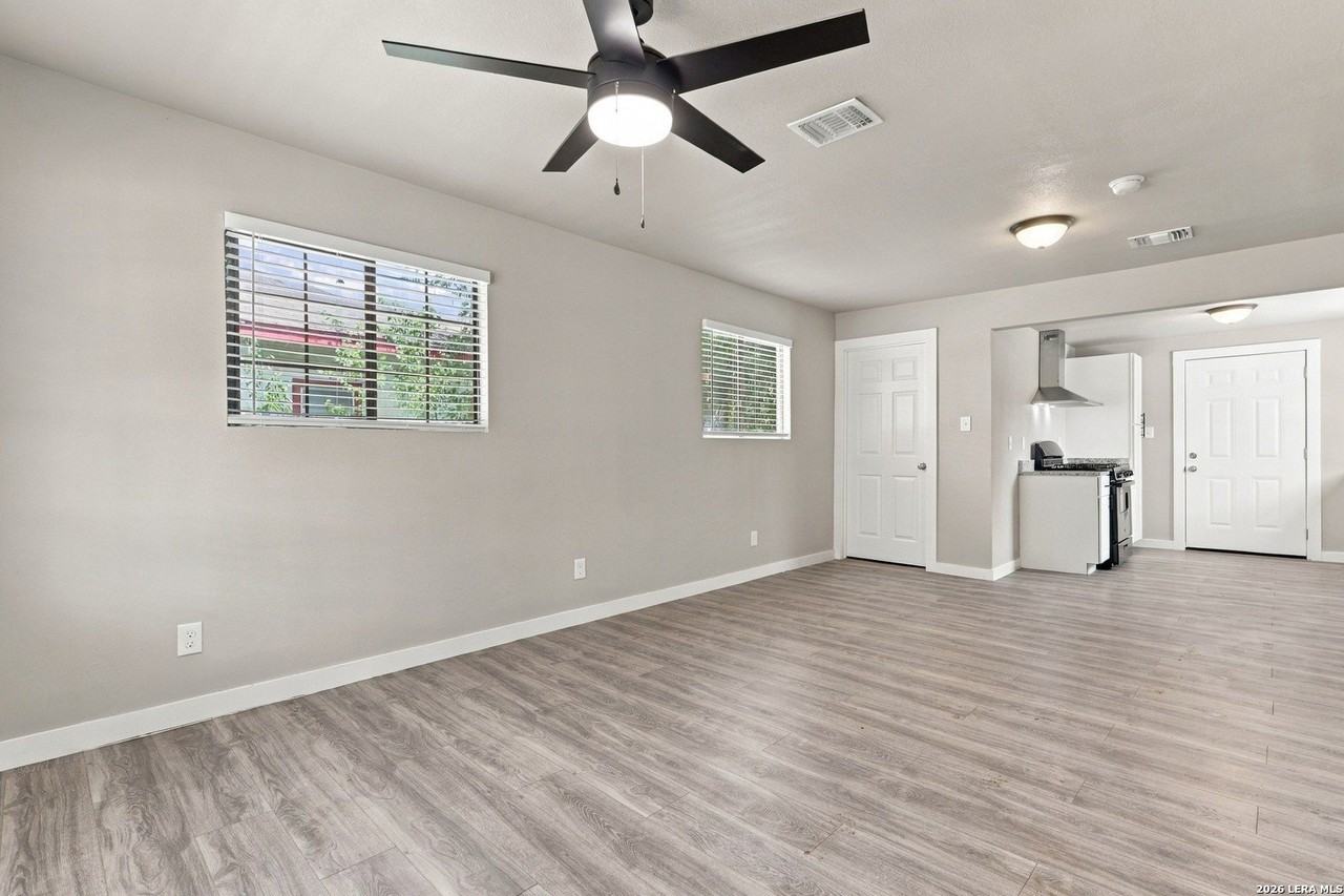 606 S San Joaquin Ave - Photo 3 of 21