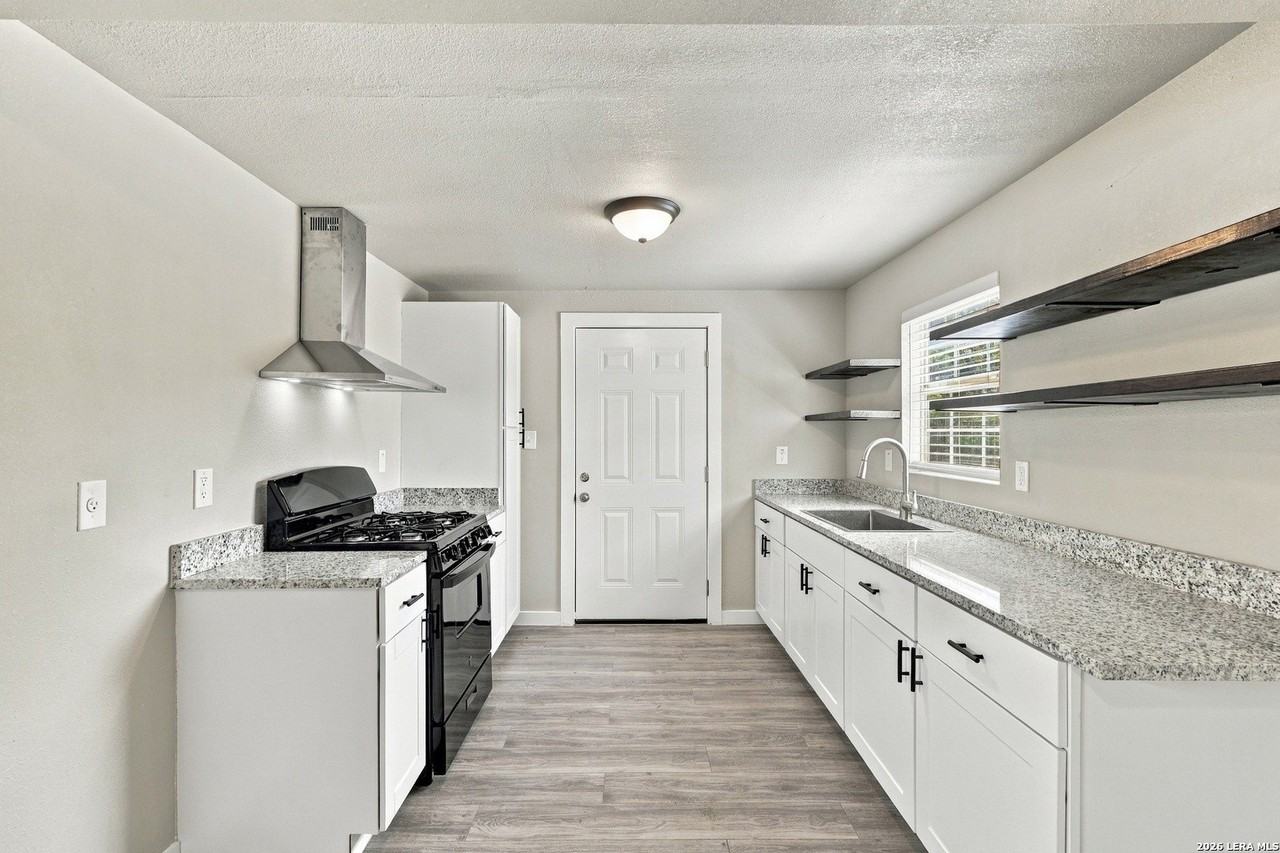 606 S San Joaquin Ave - Photo 6 of 21