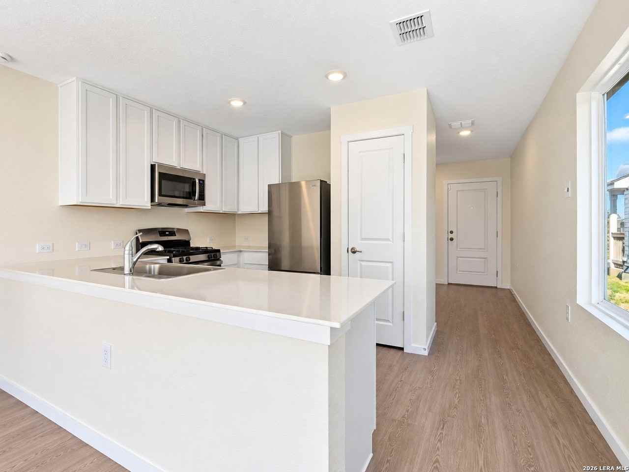 10758 Twyla Rd - Photo 7 of 23