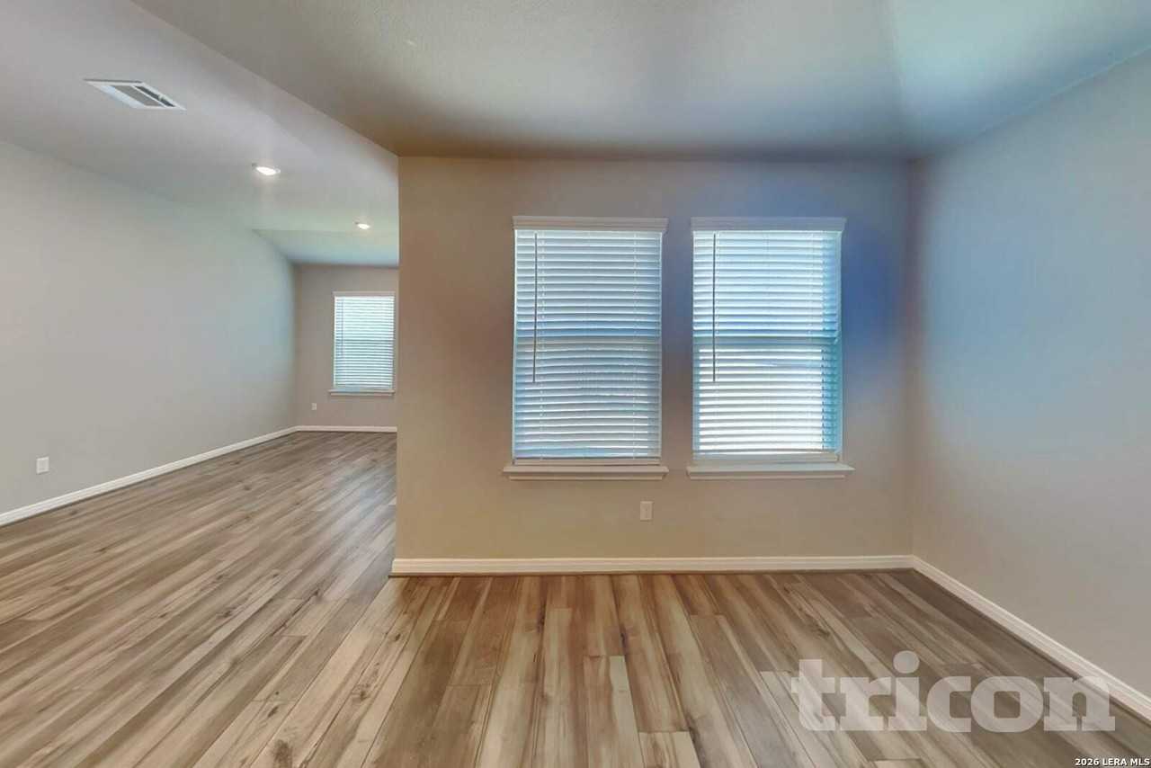 13685 Paxton Blvd - Photo 2 of 16
