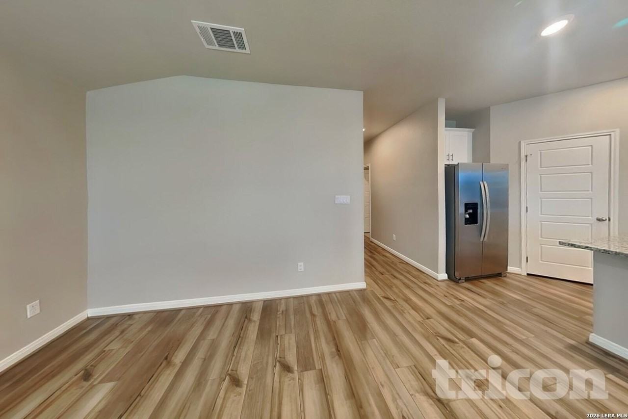 13685 Paxton Blvd - Photo 3 of 16