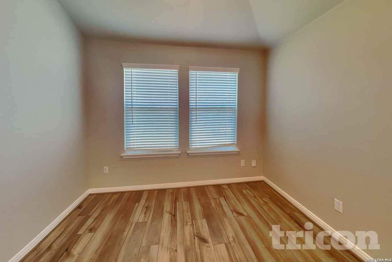 13685 Paxton Blvd - Photo 4 of 16