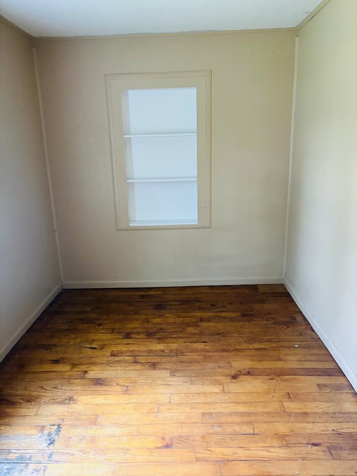 1345 Stillman Ave #1 - Photo 4 of 9