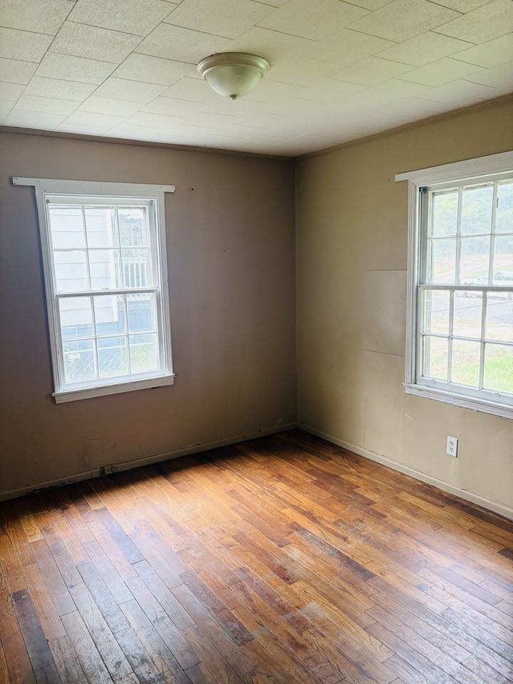 1345 Stillman Ave #1 - Photo 5 of 9