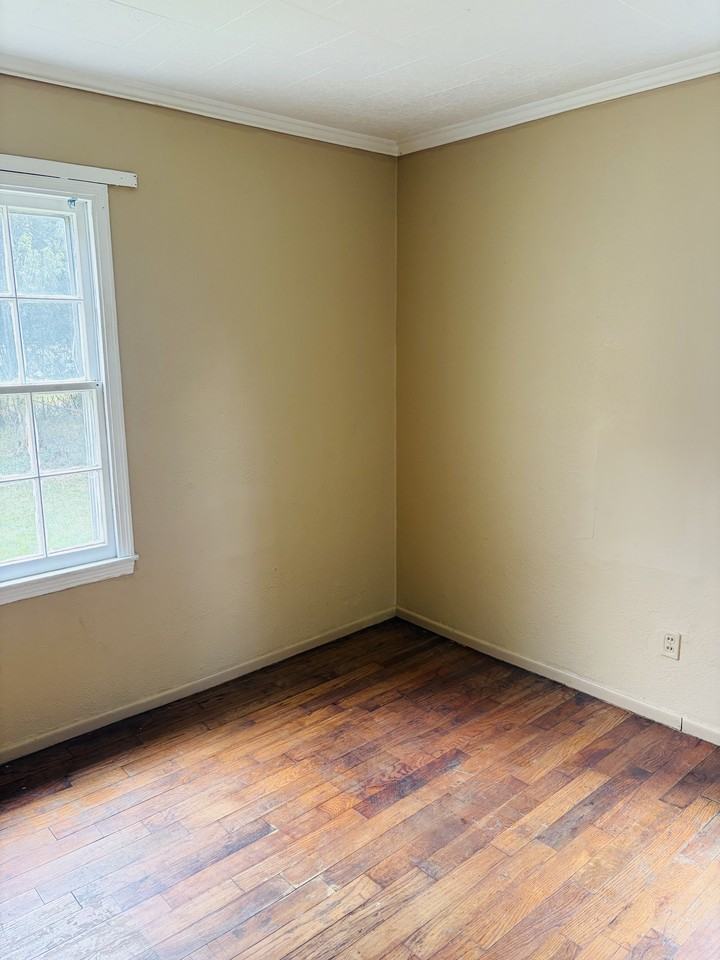 1345 Stillman Ave #1 - Photo 6 of 9