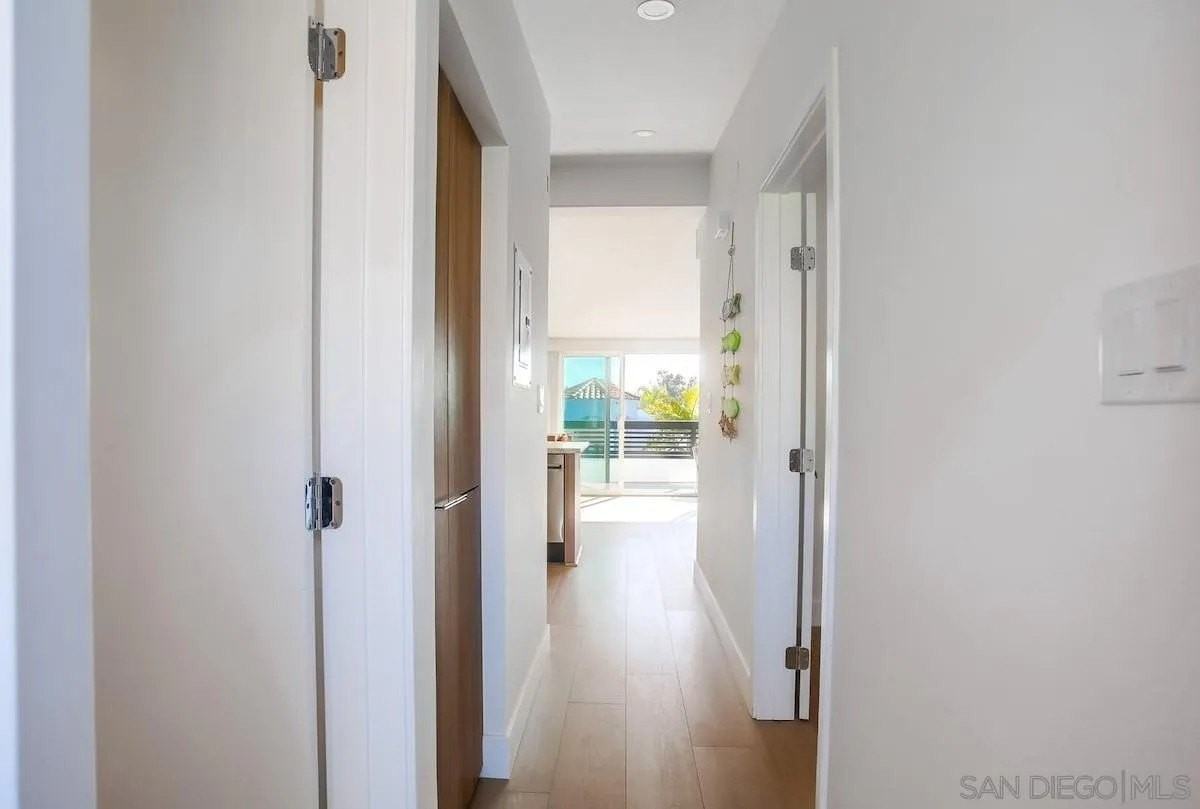 510 Nautilus St - Photo 3 of 32