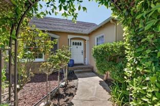 900 E Mountain St - Photo 1 of 1