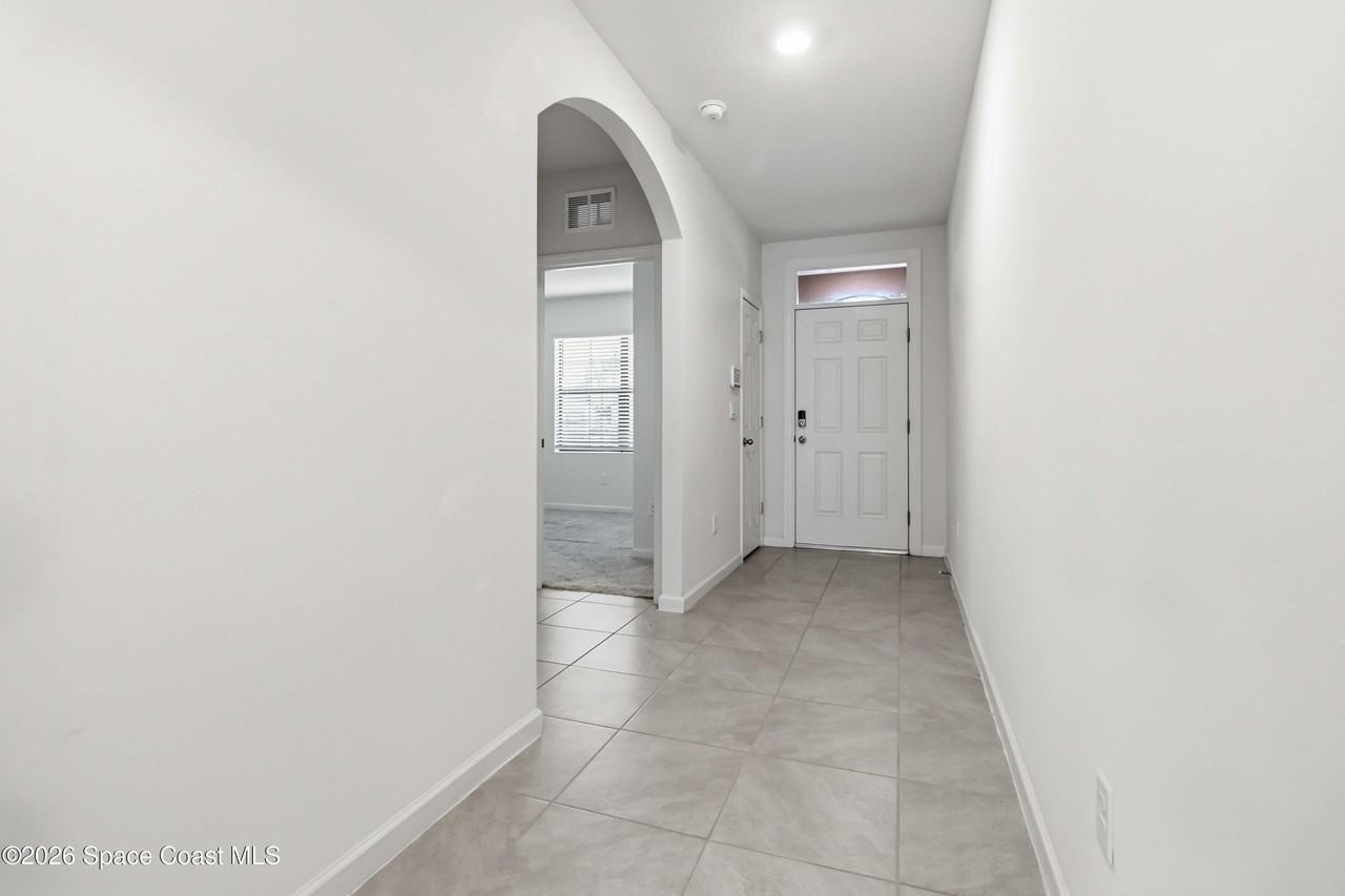 939 Remington Green Dr Se - Photo 2 of 20