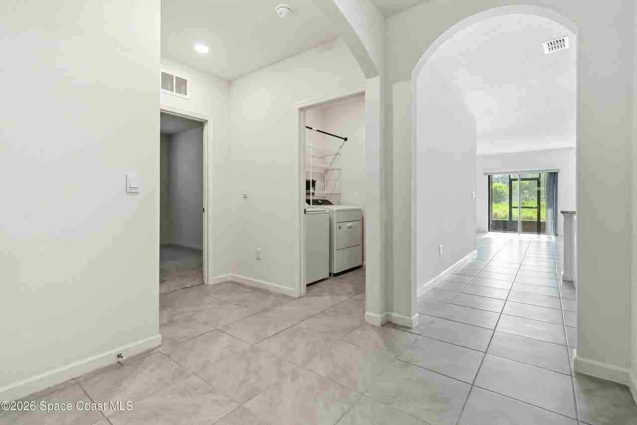 939 Remington Green Dr Se - Photo 3 of 20