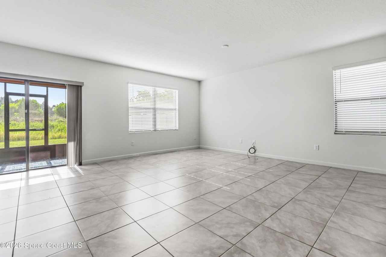 939 Remington Green Dr Se - Photo 5 of 20